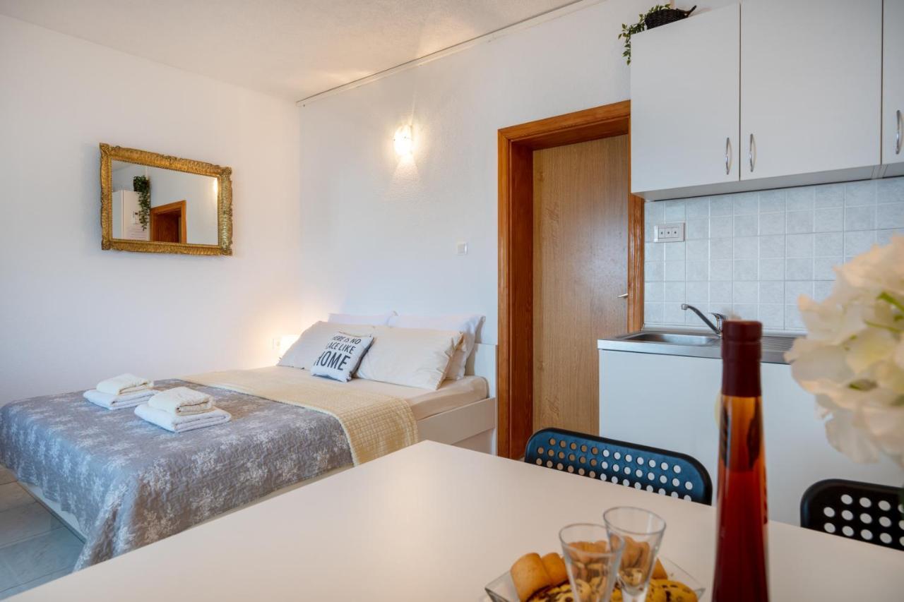 Angela & Marco'S Apartments نيوم المظهر الخارجي الصورة