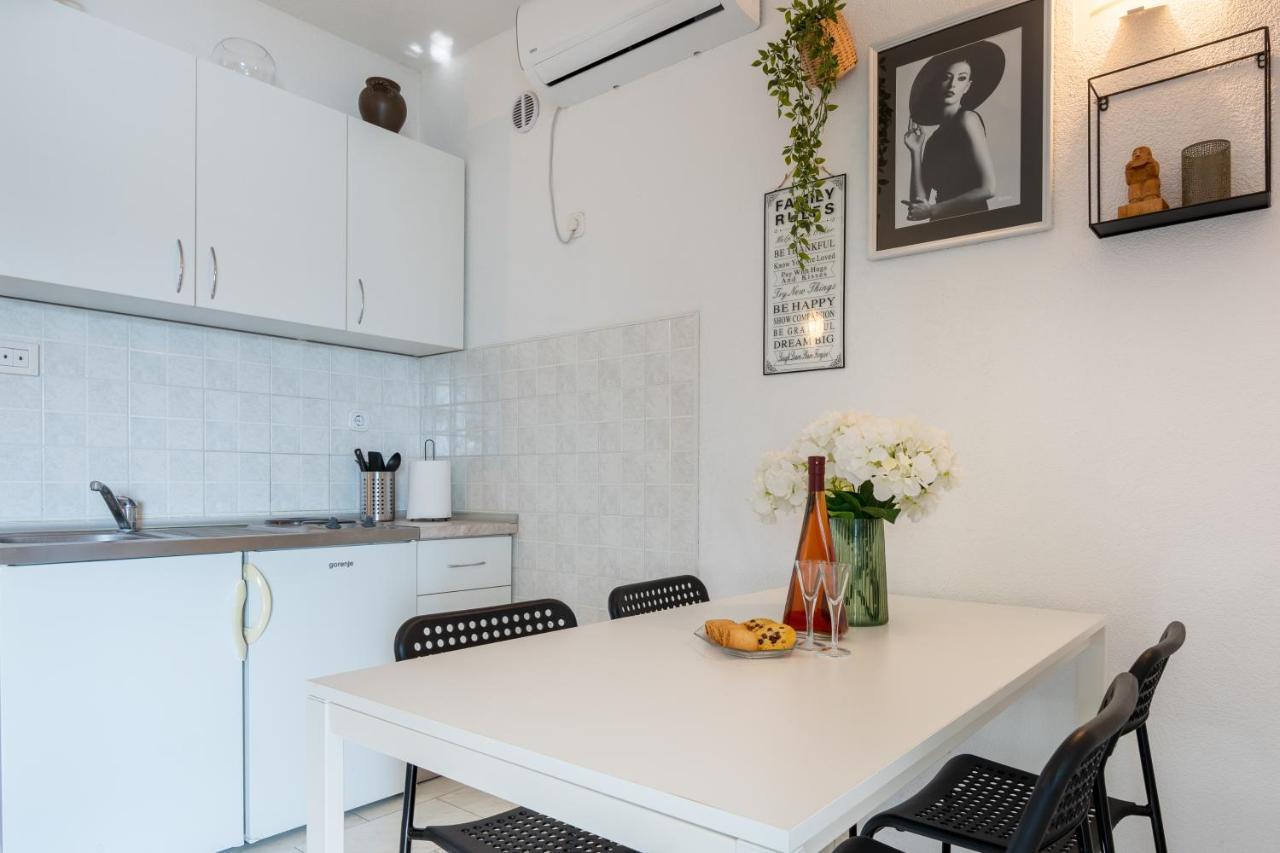 Angela & Marco'S Apartments نيوم المظهر الخارجي الصورة