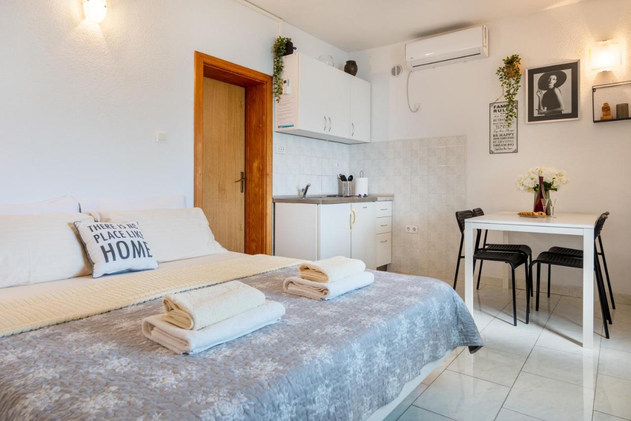 Angela & Marco'S Apartments نيوم المظهر الخارجي الصورة